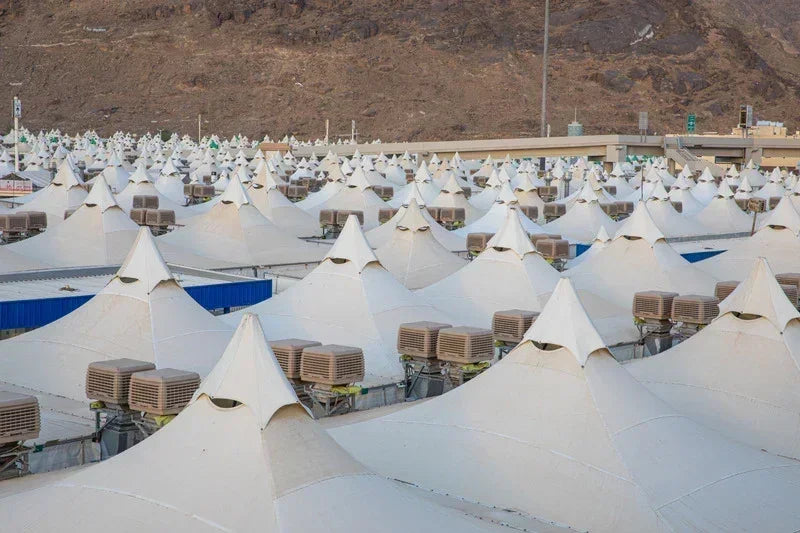 Hajj Mina – Blanc – rangées de tentes avec climatiseurs